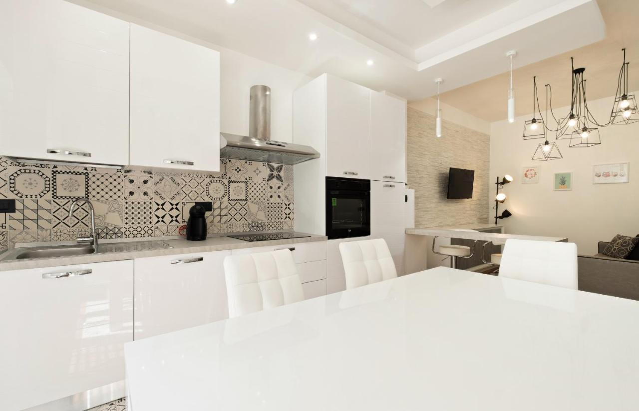 3 Bed Modern Flat - 15 Minutes Walk To Colosseum Roma Esterno foto