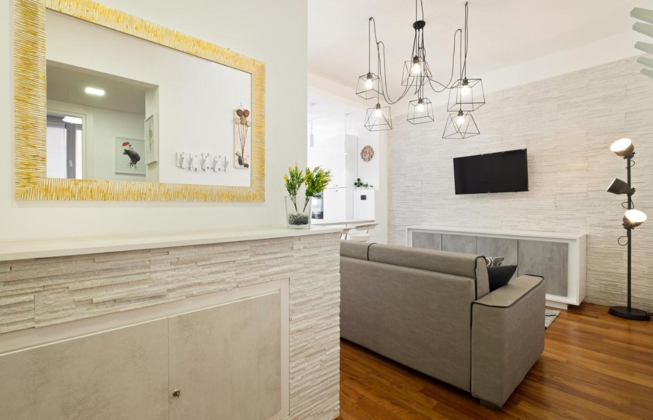 3 Bed Modern Flat - 15 Minutes Walk To Colosseum Roma Esterno foto
